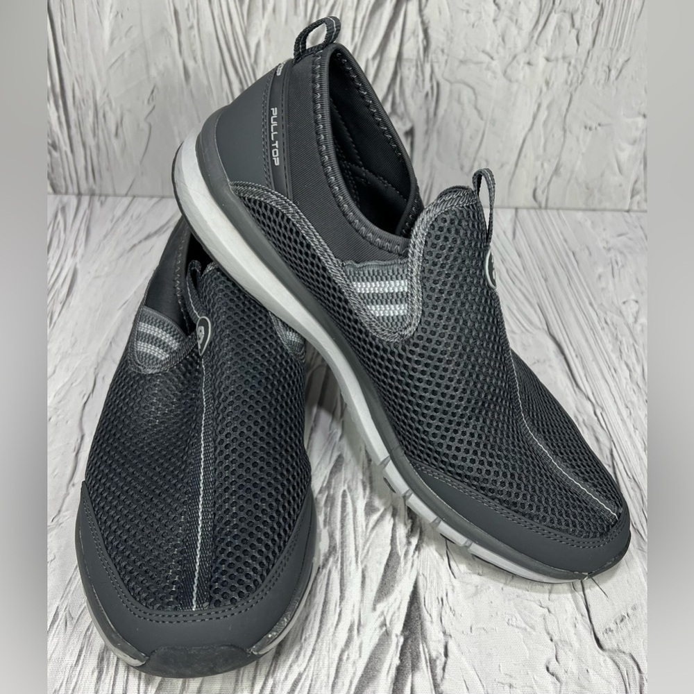 Pull Top Slip On Men’s 10 Gray Tennis Shoes